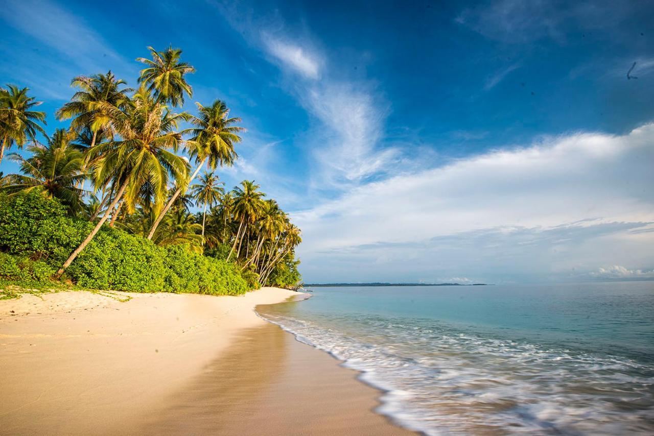 Pinang Island - Private Island Sea View Bungalows Singkil  Zewnętrze zdjęcie