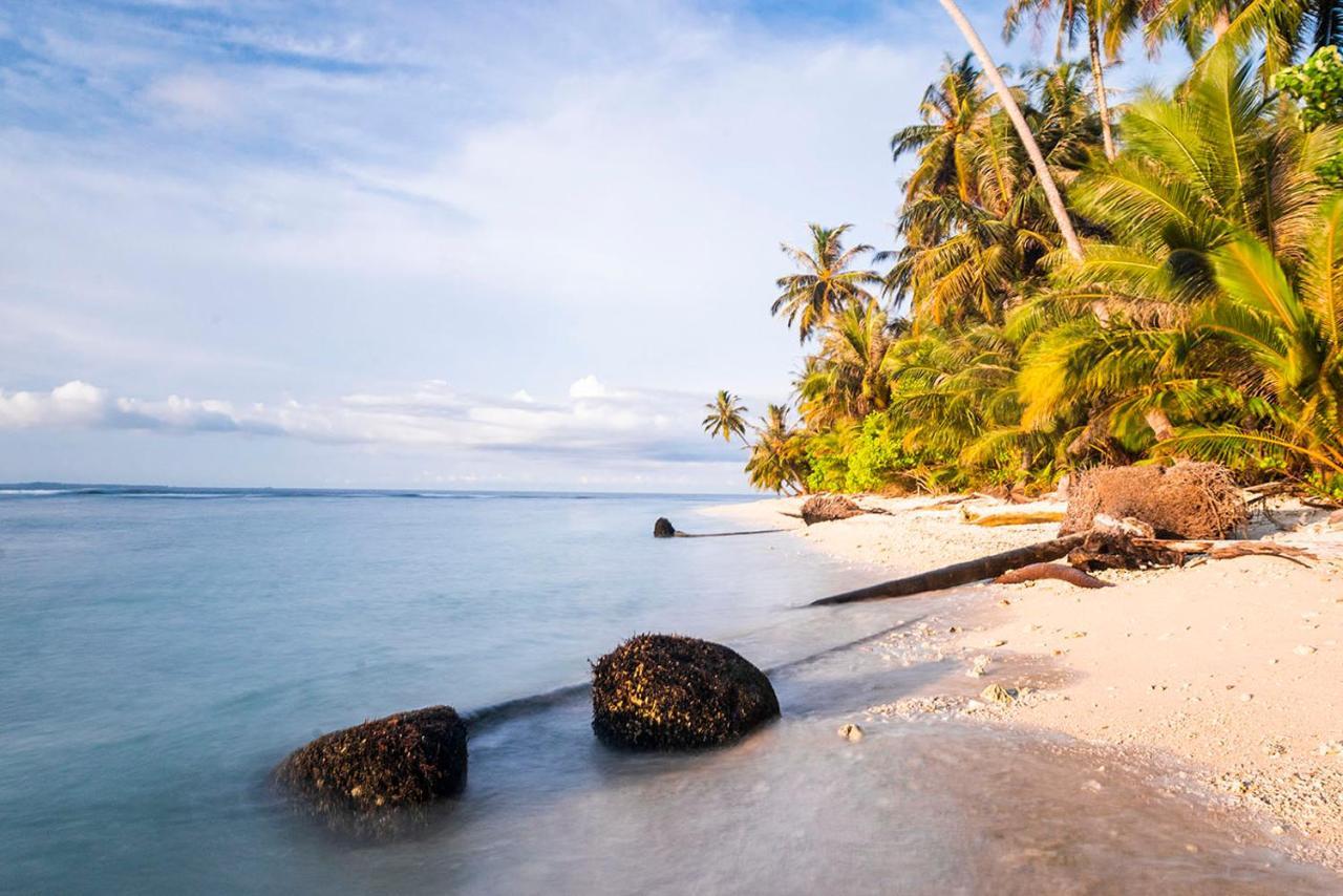 Pinang Island - Private Island Sea View Bungalows Singkil  Zewnętrze zdjęcie