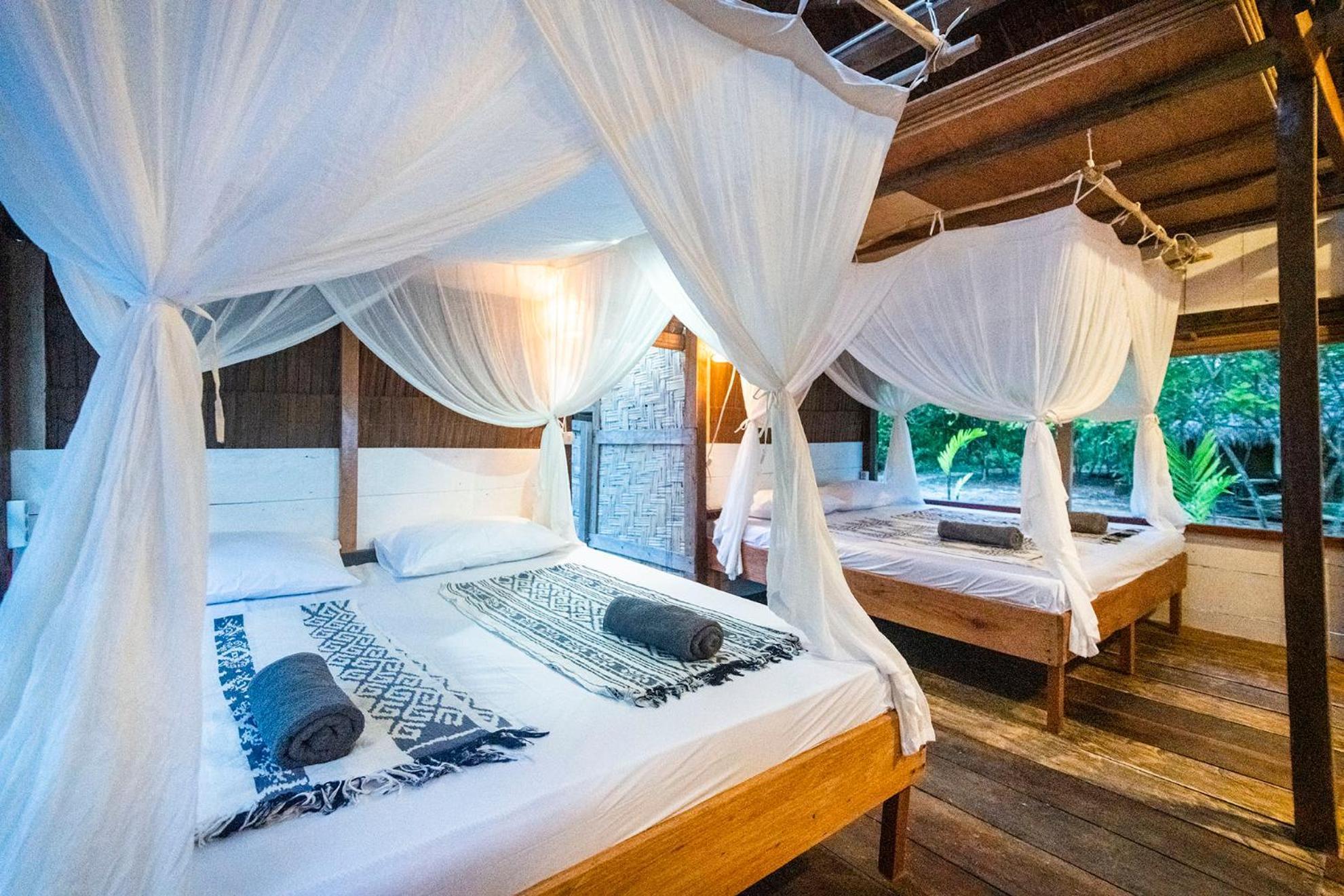 Pinang Island - Private Island Sea View Bungalows Singkil  Zewnętrze zdjęcie