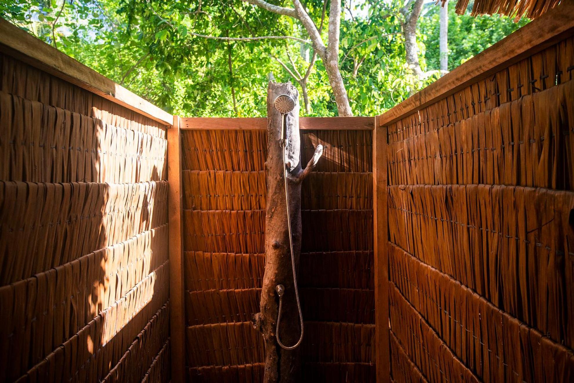 Pinang Island - Private Island Sea View Bungalows Singkil  Pokój zdjęcie