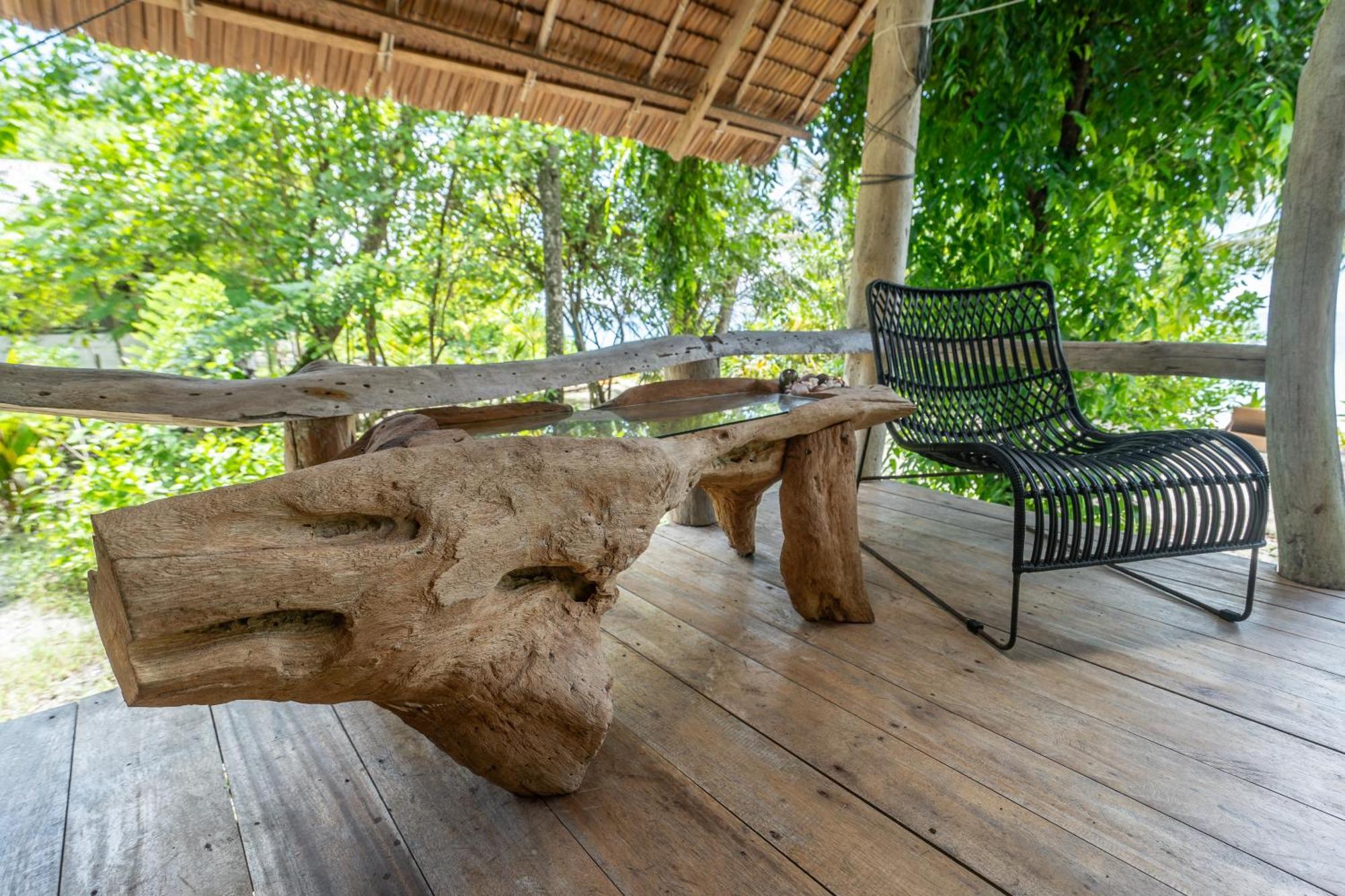 Pinang Island - Private Island Sea View Bungalows Singkil  Pokój zdjęcie